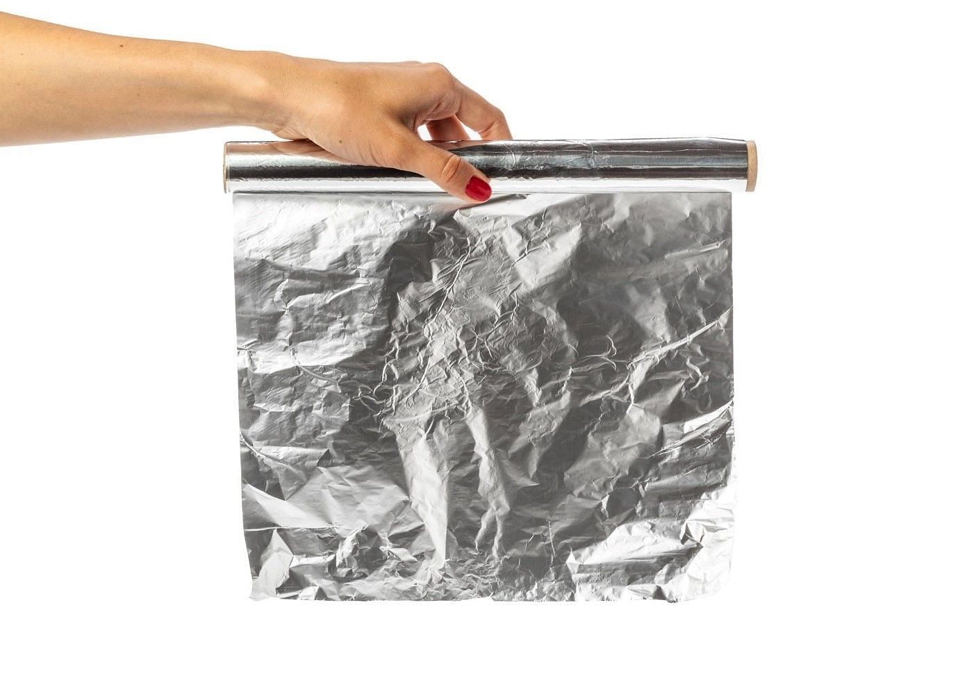 Aluminium foil is used for various purposes other than the kitchen. (image by fabikasimf on freepik)